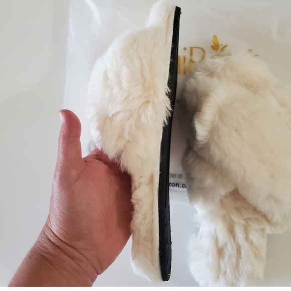 🤩New fur fluffy slippers size Medium fits "7, 8.5" - Picture 5 of 12